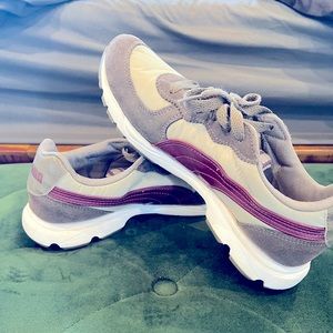 Ladies Puma Sneakers